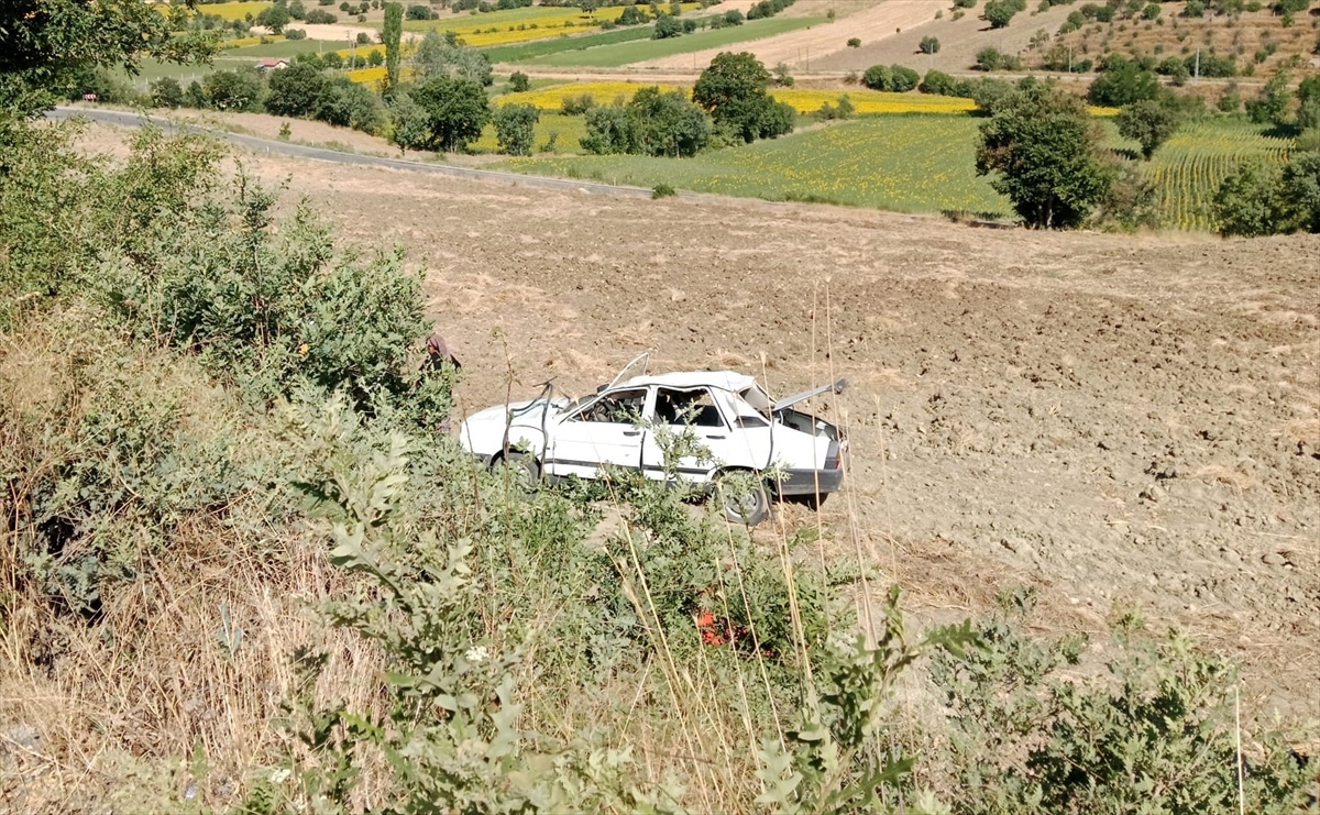 Amasya'da şarampole devrilen otomobildeki 4 kişi yaralandı