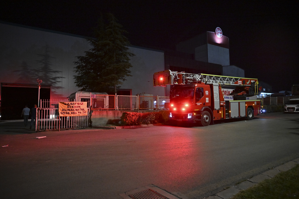 Ankara'da konveyör bant fabrikasında yangın çıktı
