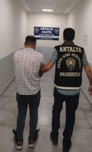 ANTALYA (AA) – Antalya'da telefonda kendisini istihbarat görevlisi olarak tanıtarak