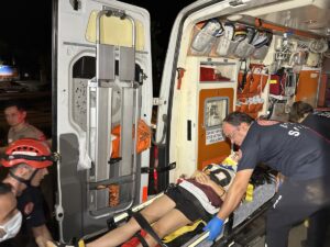 ANTALYA (AA) – Antalya'nın Muratpaşa ilçesinde falezlerden kayalıklara düşen 15