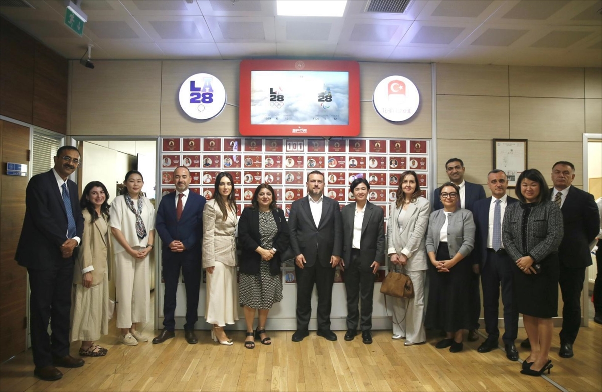 Asya Kalkınma Bankası heyetinden Gençlik ve Spor Bakanlığına ziyaret