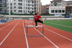 TEKİRDAĞ (AA) – Tekirdağ'da tekvandoyu bırakıp 4 sene önce atletizme