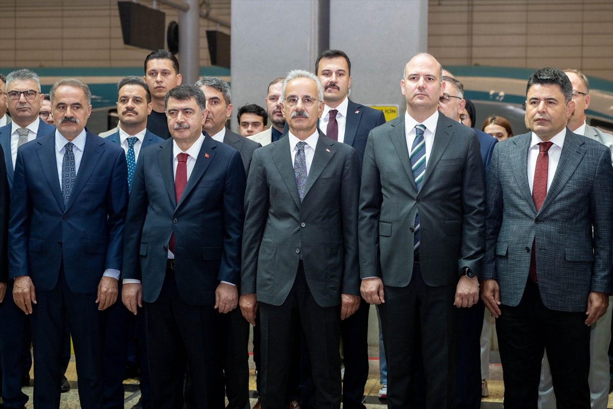 Bakan Uraloğlu, “15 Temmuz Demokrasi ve Birlik Treni Uğurlama Töreni”nde konuştu: