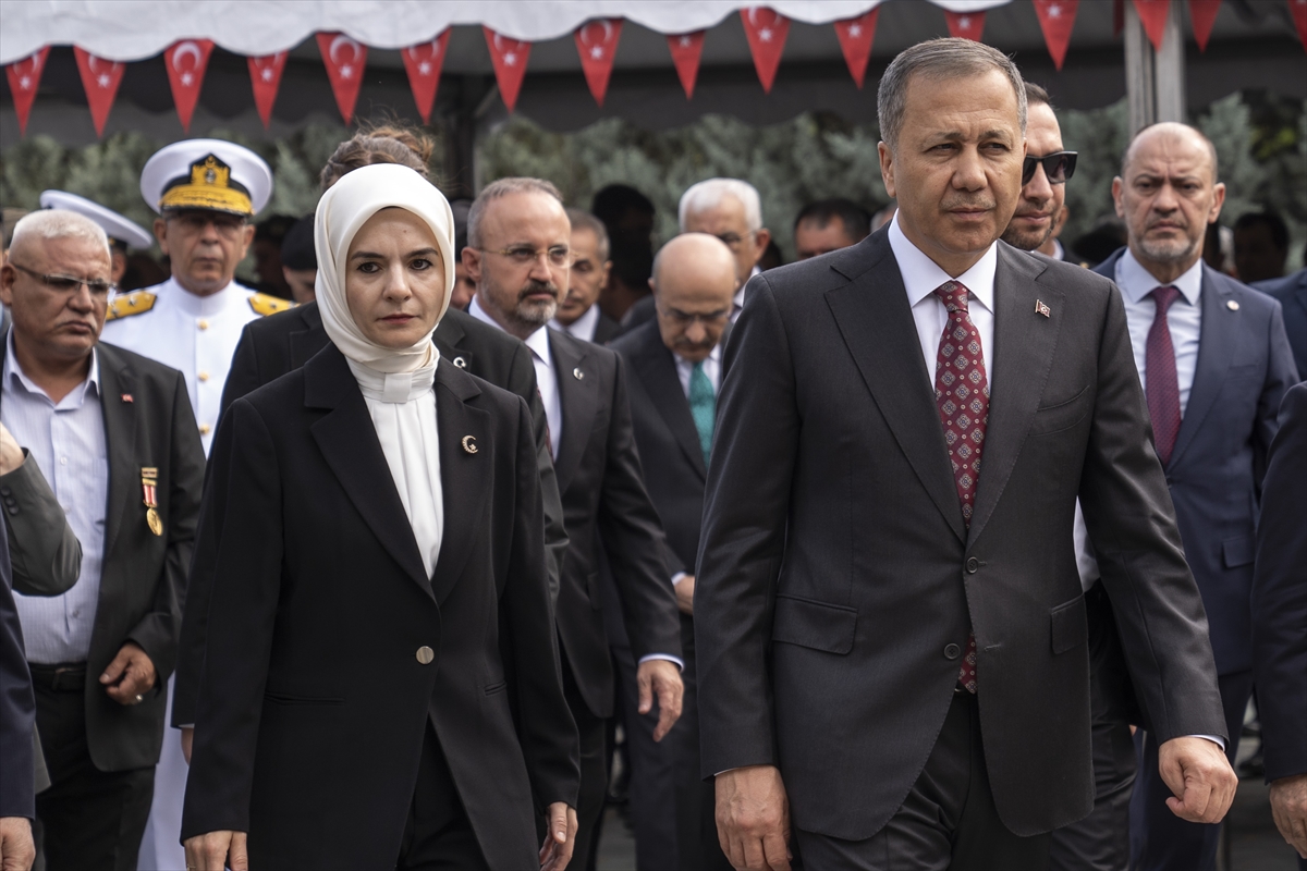 Bakanlar Yerlikaya ve Göktaş, 15 Temmuz Şehitliği'ndeki anma törenine katıldı