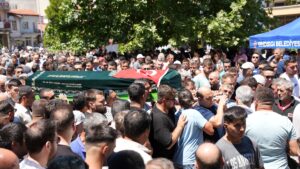 BALIKESİR (AA) – Sındırgı Belediyespor güreşçisi 25 yaşındaki Burak Bozkurt,