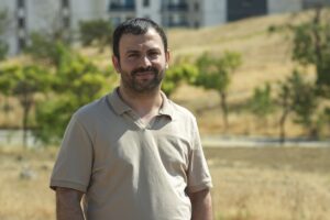 ANKARA (AA) – Ankara'nın Yenimahalle ilçesinde bir kişi, sahipsiz köpeklerin