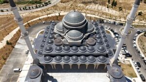 BATMAN (AA) – Batman Üniversitesi yerleşkesinde yapımı süren cami inşaatında