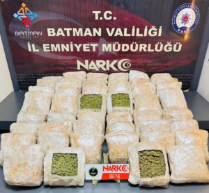 BATMAN (AA) – Batman'da düzenlenen uyuşturucu operasyonunda, çimento yüklü bir