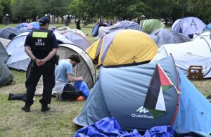 BERLİN (AA) – Almanya’nın başkenti Berlin’de polis, Filistin destekçilerinin başbakanlık