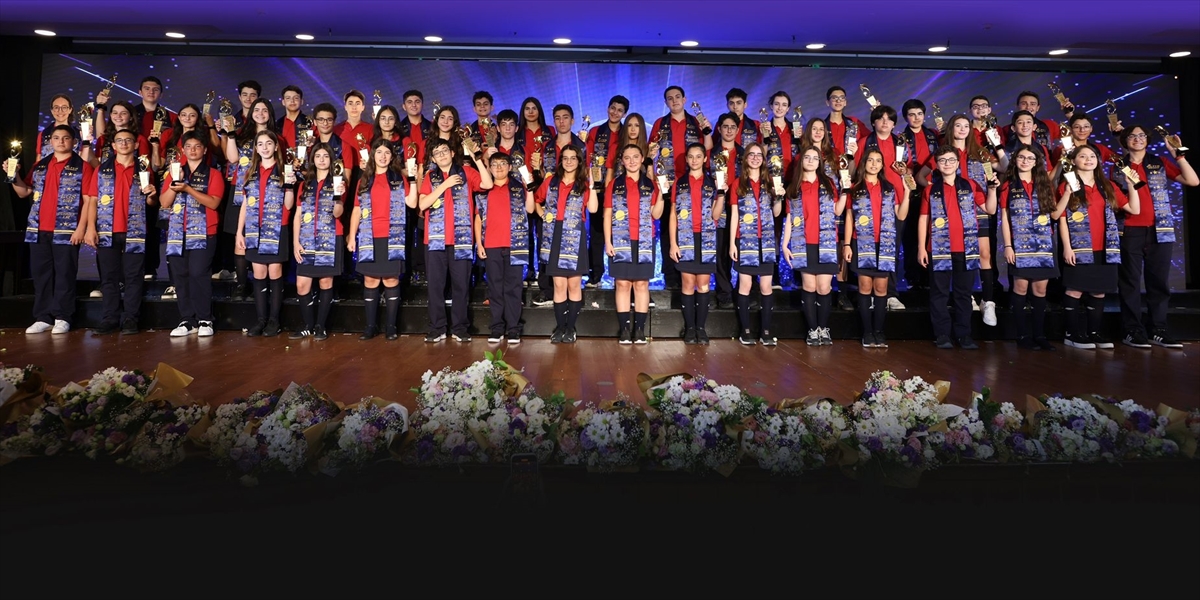 Bilfen'de okuyan 49 öğrenci 2025 LGS sınavında birinci oldu