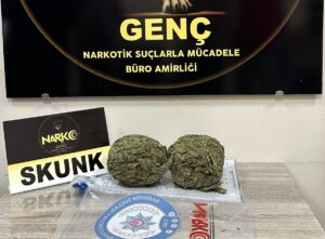 BİNGÖL (AA) – Bingöl'ün Genç ilçesinde düzenlenen uyuşturucu operasyonunda gözaltına