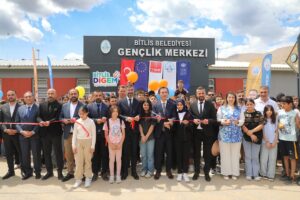 BİTLİS (AA) – Bitlis'te, gençlerin becerilerinin artırılması ve kendilerini geliştirmeleri