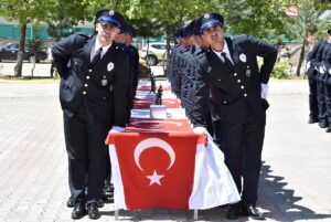 BİTLİS (AA) – Bitlis Polis Meslek Eğitim Merkezi'nde (POMEM) eğitimlerini