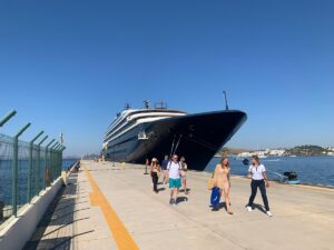 MUĞLA (AA) – Muğla'nın Bodrum ilçesine "Evrima" isimli kruvaziyerle 254