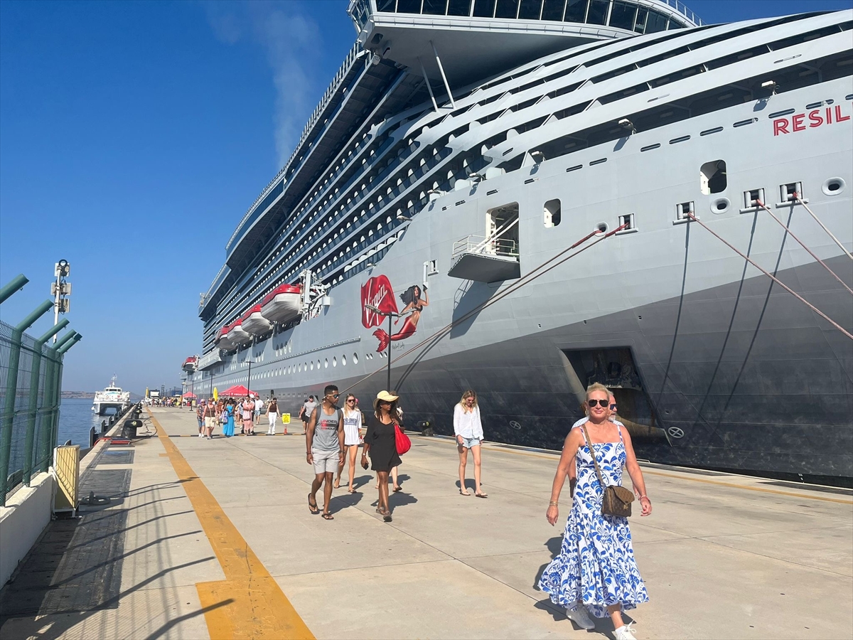 Bodrum'a “Resilient Lady” kruvaziyeriyle 2 bin 600 yolcu geldi