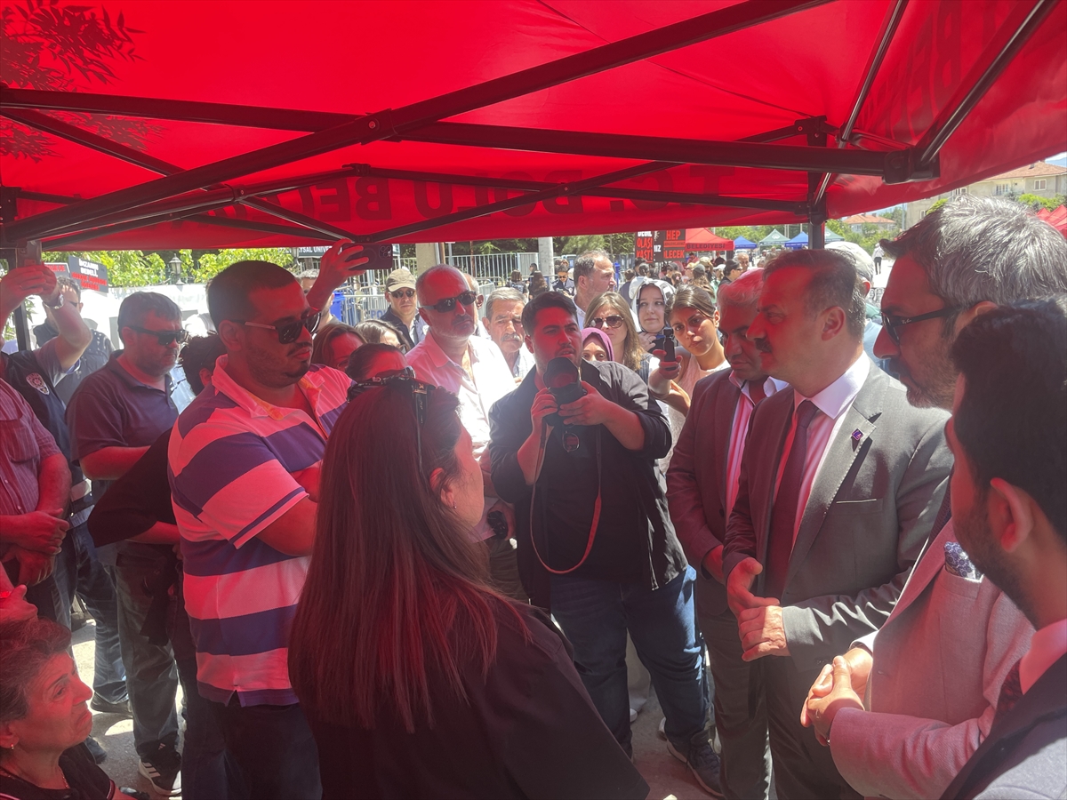 Özgür Özel, Bolu'daki otel yangını davasının ilk duruşmasına katıldı