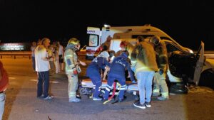 BURSA (AA) – Bursa'nın İnegöl ilçesinde hafif ticari aracın tıra