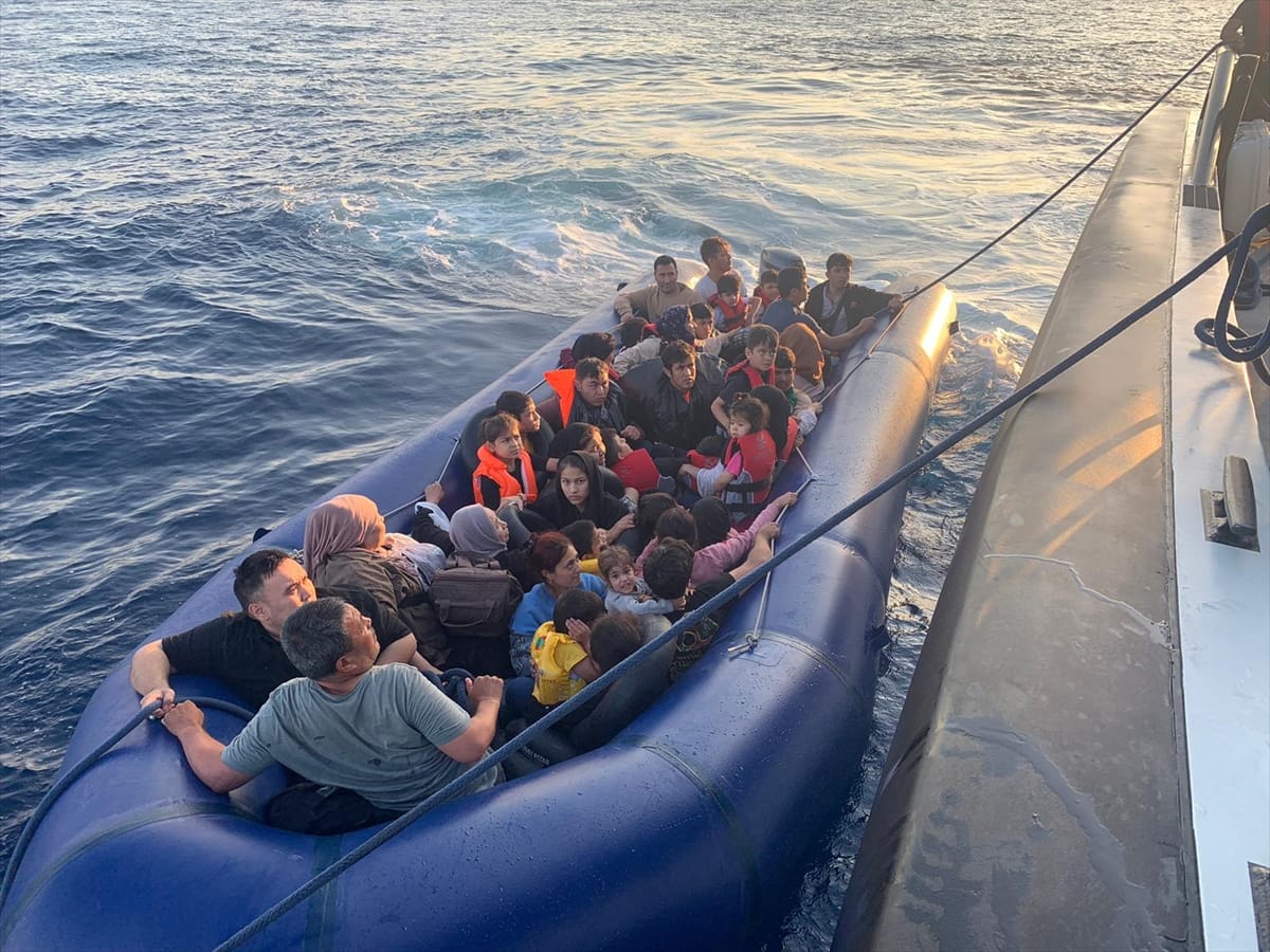 Çanakkale'de 38 düzensiz göçmen yakalandı