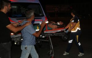 ÇANAKKALE (AA) – Çanakkale'de taksiyle otomobilin çarpıştığı kazada yaralanan 8