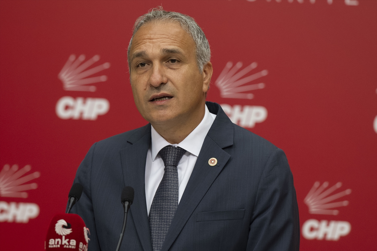 CHP Genel Başkan Yardımcısı Özçağdaş, YKS sonuçlarına ilişkin basın toplantısı düzenledi: