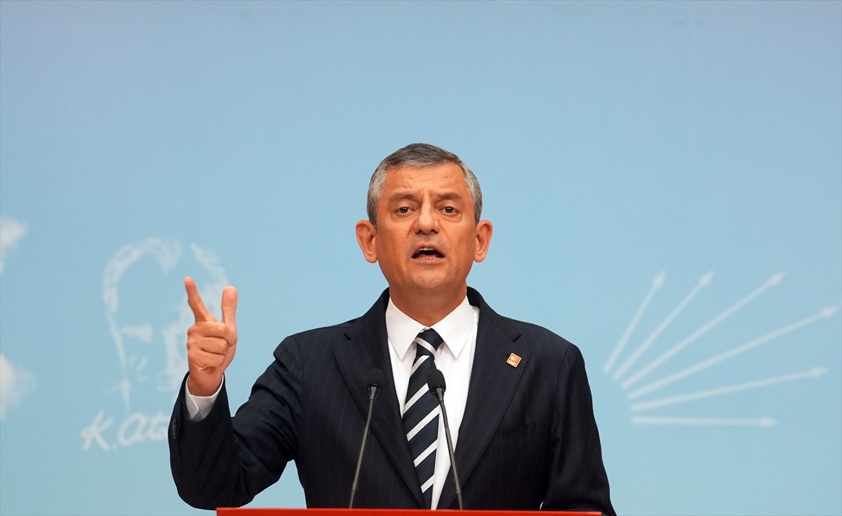 CHP Genel Başkanı Özel, basın toplantısı düzenledi: