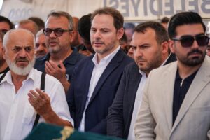 İSTANBUL (AA) – Tedavi gördüğü hastanede hayatını kaybeden Cumhurbaşkanı Başdanışmanı,