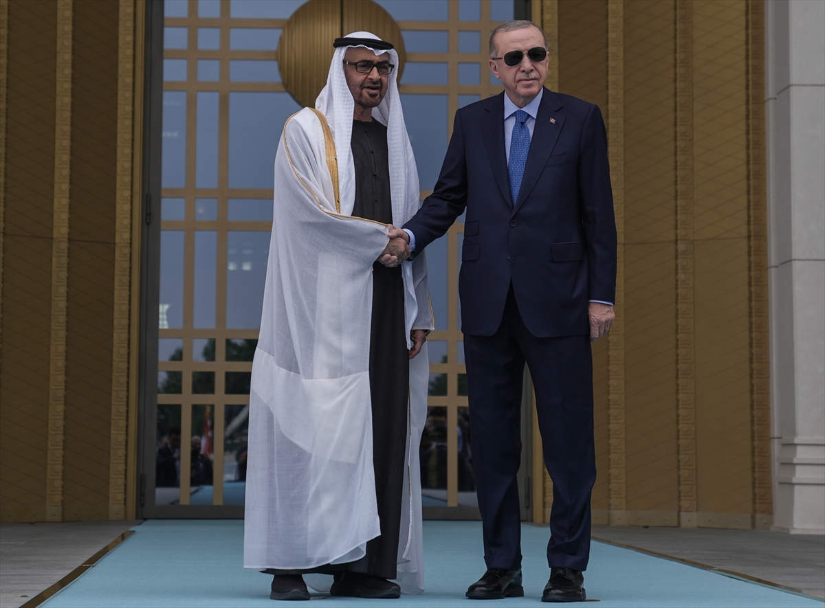 Cumhurbaşkanı Erdoğan, BAE Devlet Başkanı Al Nahyan'ı resmi törenle karşıladı