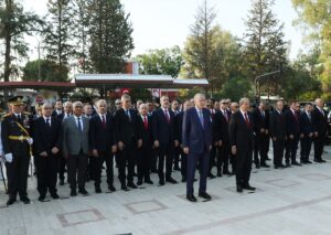 LEFKOŞA (AA) – Cumhurbaşkanı Recep Tayyip Erdoğan, Lefkoşa'daki Atatürk Anıtı'na