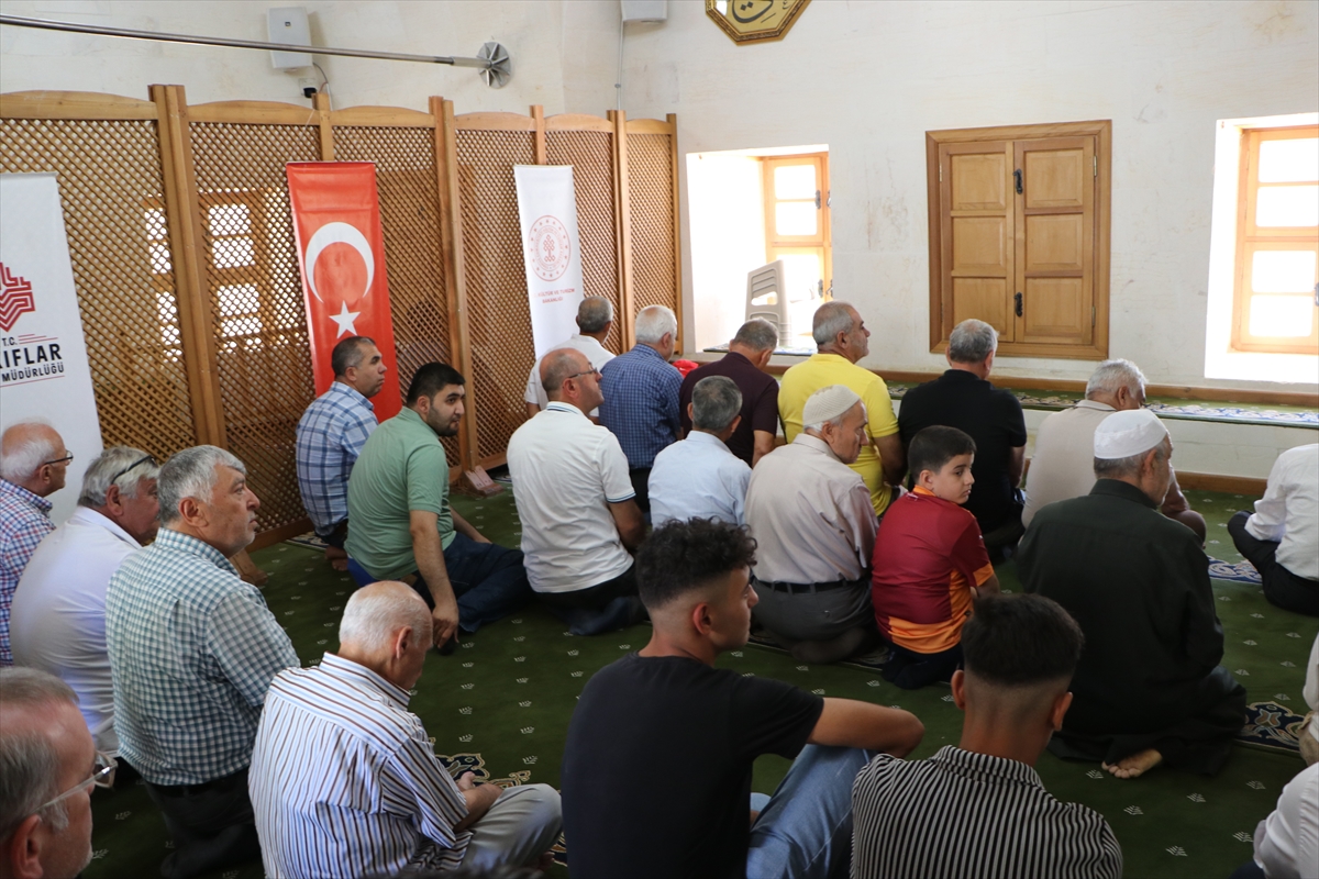 Depremde zarar gören 3 asırlık Kilis Çalık Camisi restorasyon sonrası ibadete açıldı