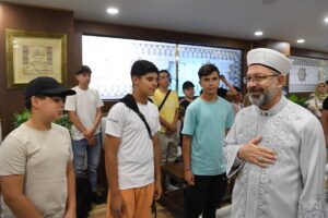 ANKARA (AA) – Diyanet İşleri Başkanı Ali Erbaş, Fransa'dan gelen