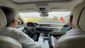 EDİRNE (AA) – Edirne Valisi Yunus Sezer, direksiyon başına geçerek