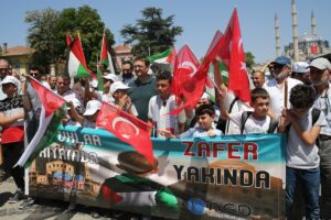 EDİRNE (AA) – Edirne'de çocuklar, "Çocuklar Kıyamda Zafer Yakında" etkinliği