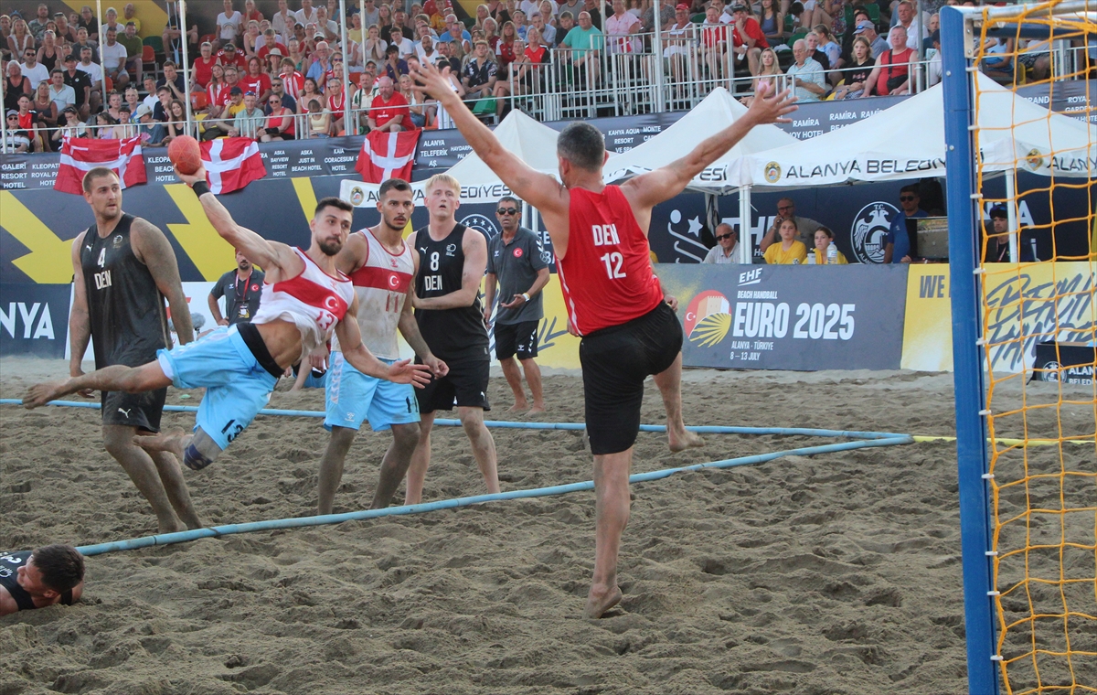 EHF Avrupa Plaj Hentbolu Şampiyonası, Antalya'da sürüyor