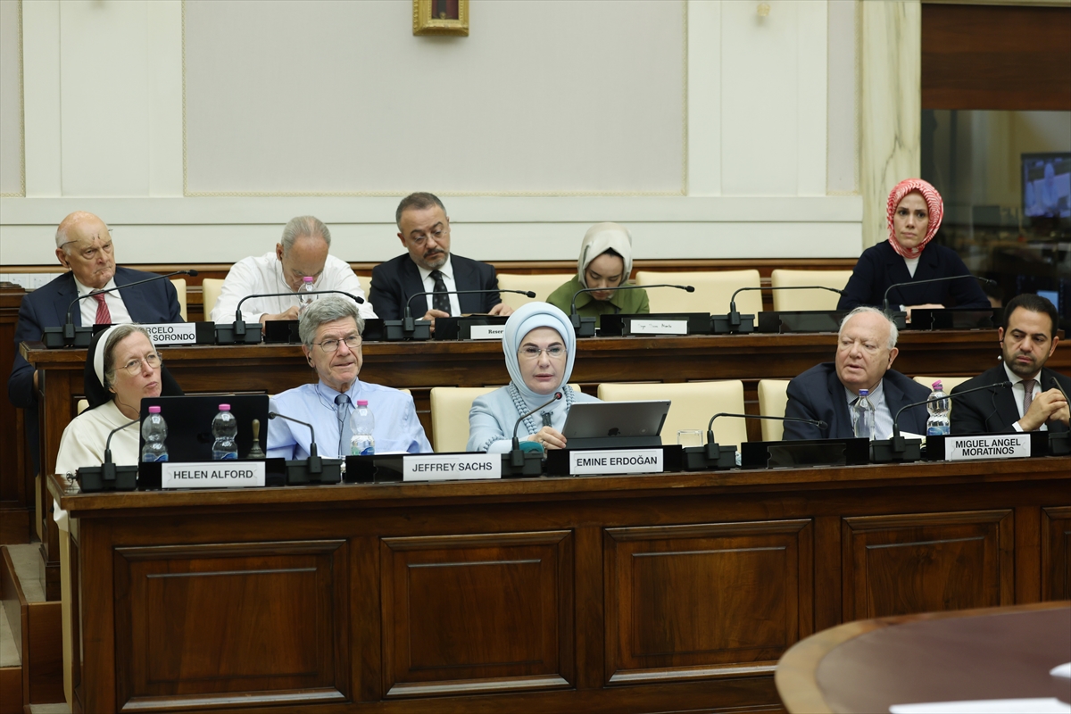 Emine Erdoğan, Vatikan'da “Dünya 5'ten büyüktür” mesajı verdi: