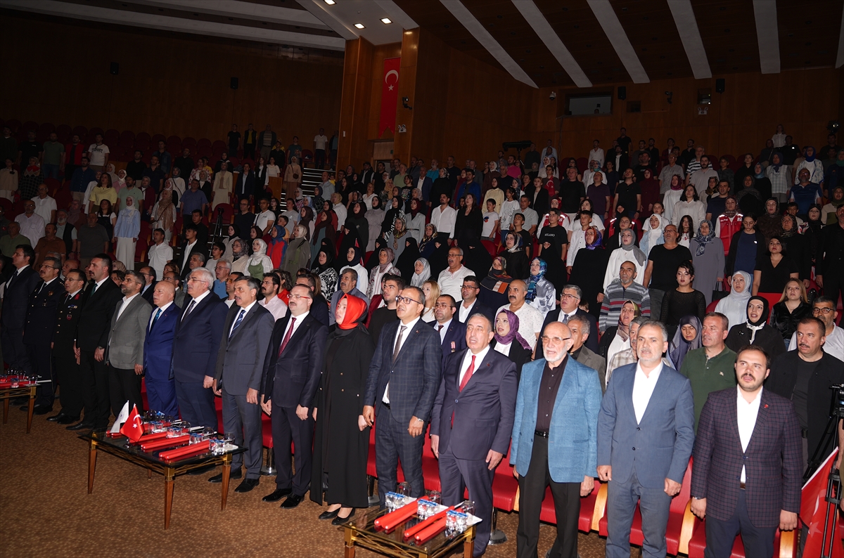 Erzurum'da iletişimcilerin hazırladığı “Darbe Kafası” filminin gösterimi yapıldı