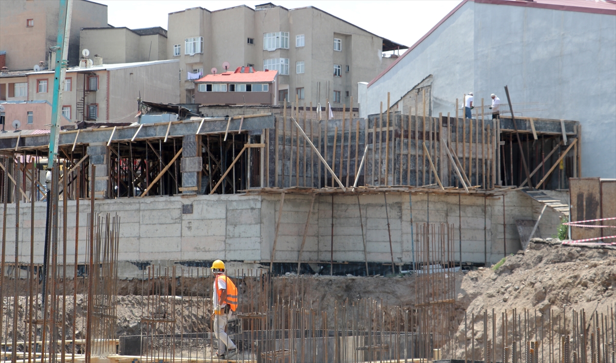 Erzurum'da kentsel dönüşüm için yeni konutların temeli atıldı