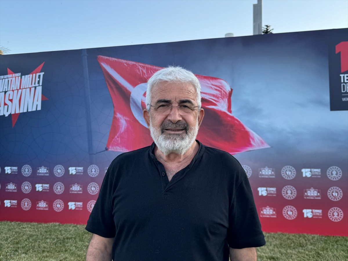 Esat Kabaklı Hafıza 15 Temmuz Müzesi'nde konser verdi