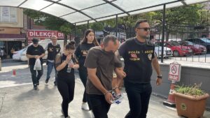 ESKİŞEHİR (AA) – Eskişehir'de, dublör kullanarak çıkardıkları sahte belgelerle başkasına