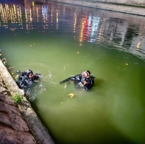 ESKİŞEHİR (AA) – Eskişehir kent merkezinden geçen Porsuk Çayı'na düşen