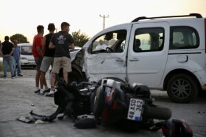 - Kaza anı bir iş yerinin güvenlik kamerasına yansıdı