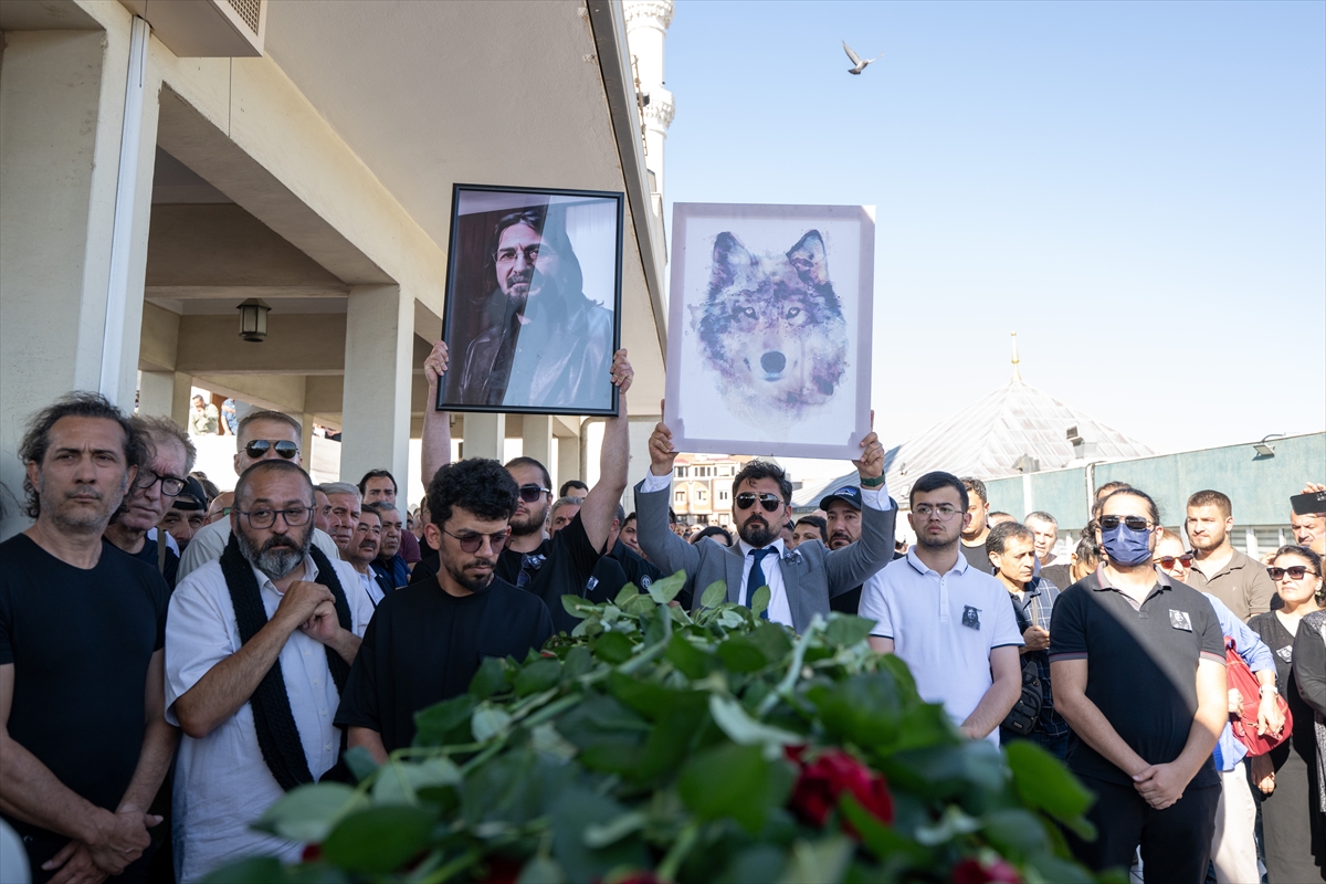 Gazeteci ve yazar Nihat Genç son yolculuğuna uğurlandı