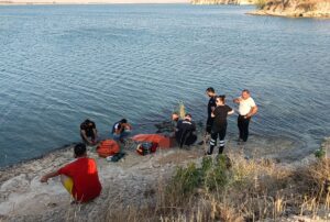 GAZİANTEP (AA) – Gaziantep'in Nizip ilçesinde, serinlemek için Fırat Nehri'ne