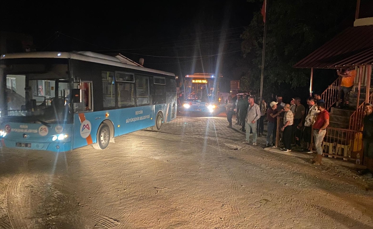Gazipaşa'daki orman yangını nedeniyle Mersin Anamur'da iki mahalle boşaltıldı