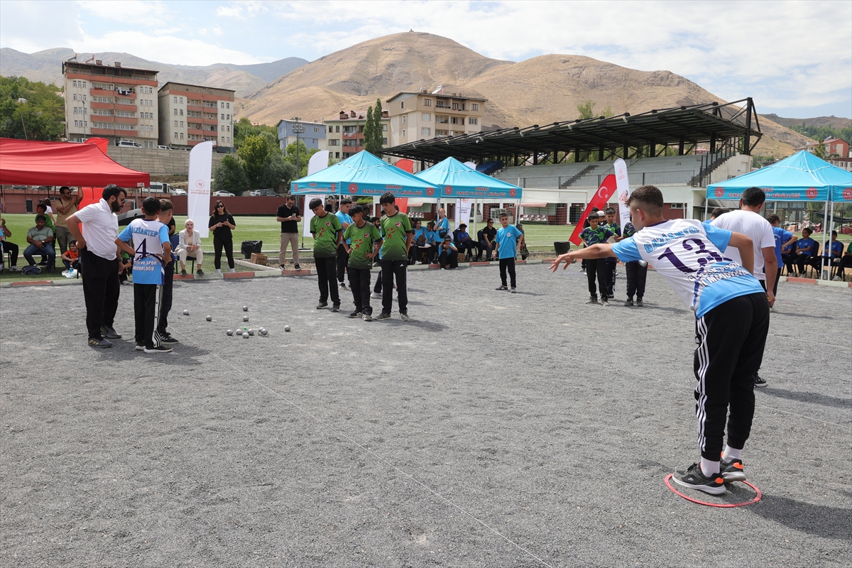 Hakkari'de bocce grup müsabakaları başladı