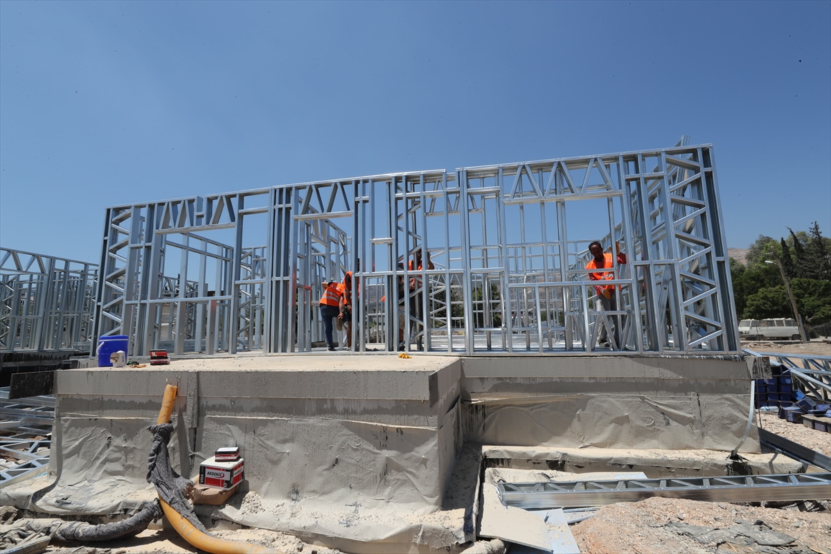 Hatay Antakya'da 607 kırsal afet konutunun yapımı sürüyor