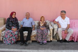 ISPARTA (AA) – Isparta'nın Atabey ilçesinde 107 yaşındaki Hatice Tokmak,