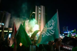 İSTANBUL (AA) – İslami Dayanışma Platformu üyeleri, İsrail'in Gazze'ye saldırılarını