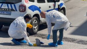 İSTANBUL (AA) – Ümraniye'de soygun girişiminde bulundukları kuyumcunun kendilerine ateş