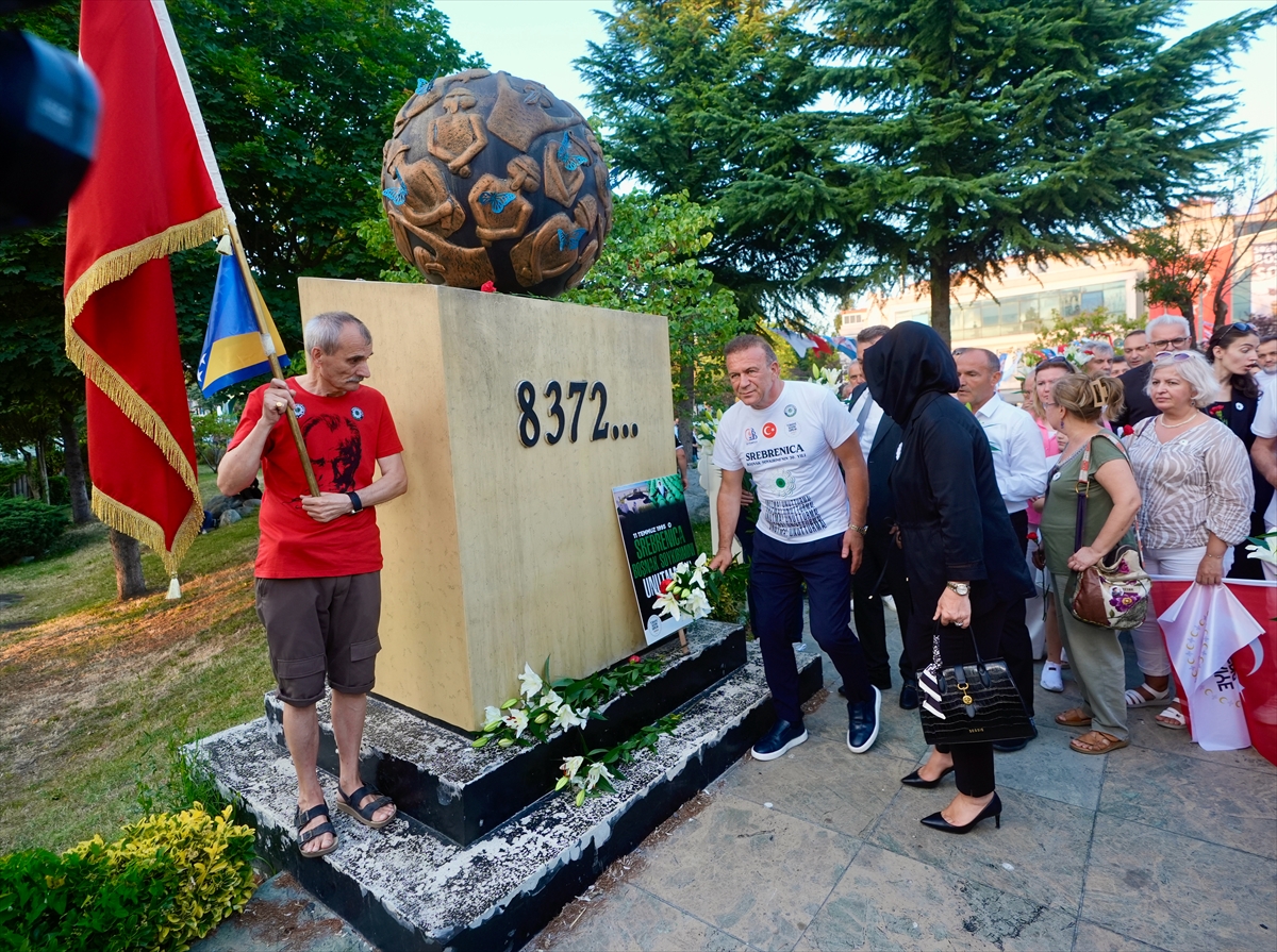 İstanbul'da “Srebrenitsa Boşnak Soykırımı Anma Yürüyüşü” düzenlendi