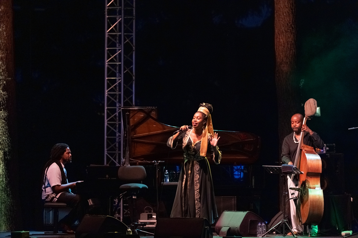 Jazzmeia Horn İstanbul'da müzikseverlerle buluştu
